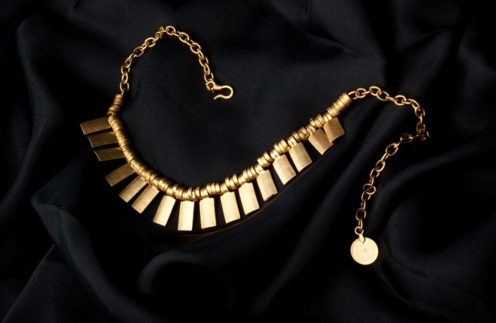 Metallic bib necklaces gold